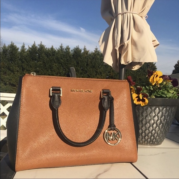 👜Authentic! Vintage MK classic bag great size for everyday bag excellent. - Picture 10 of 10